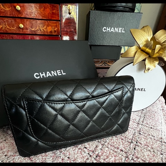 CHANEL LAMBSKIN WALLET ~ NWT ~ PRICE IS FIRM🌹 - Picture 4 of 13
